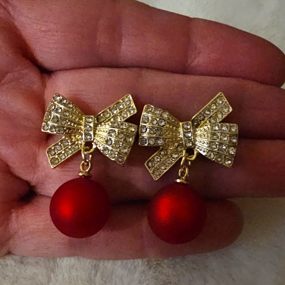 Beautiful 😍 Christmas 🎄 Earrings!! - Picture 3 of 3